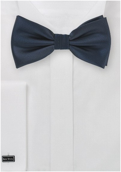 Solid Pre-Tied Bow Tie in Midnight Blue