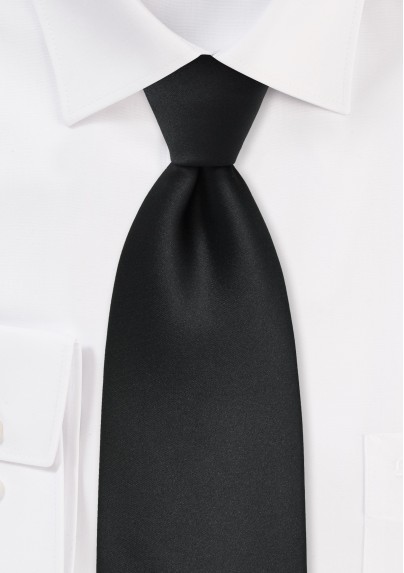Men's Tie in Solid Black